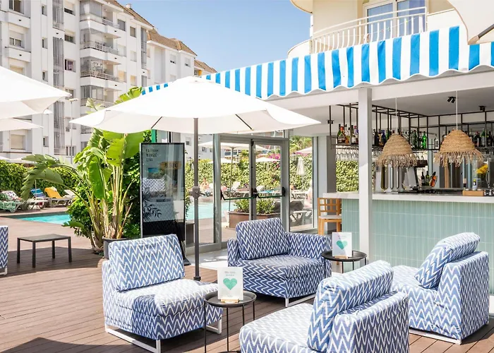 ホテル Alegria Fenals Mar 3*